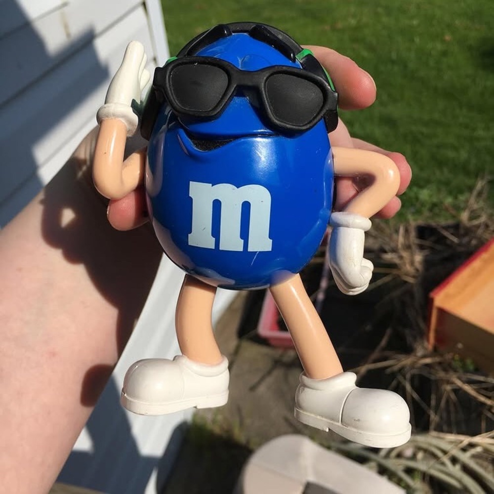 M & M radio